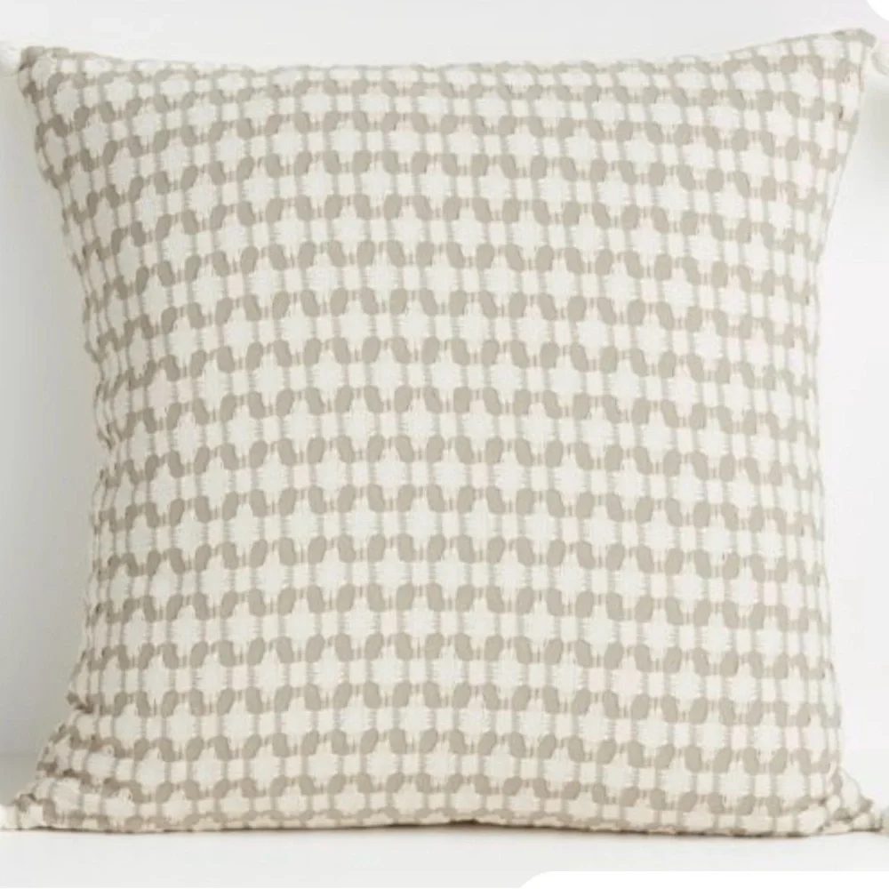 NWT Crate & Barrel Tahona 23